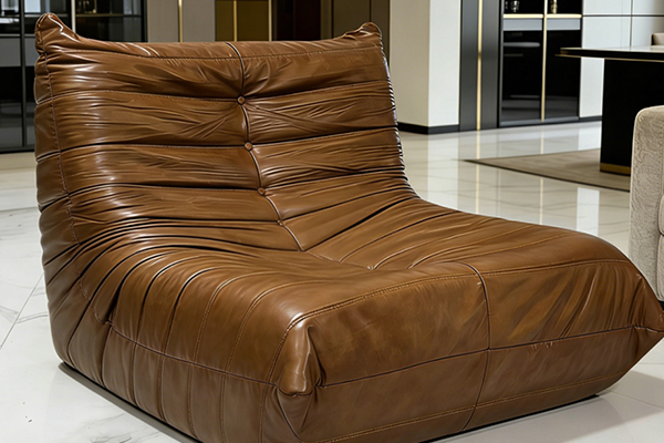 New Year, new innovations! Foshan Hebe Furniture introduces compressible leather sofas, ushering in a new era of home furniture logistics. 
